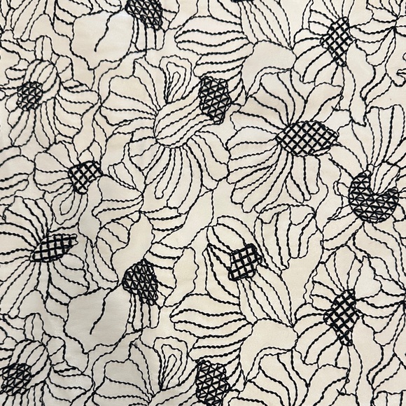 New Worth skirt in Floral Black and White. Perfect condition - Picture 5 of 9